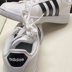 Adidas Women’s Grand Court style tennis shoes.